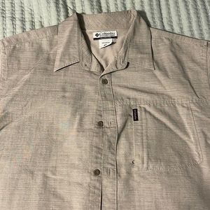 Men’s Columbia shirt
